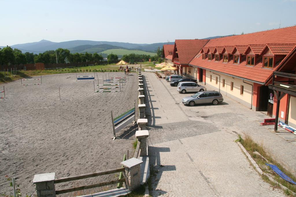 Hotel Farma Vysoká Chrastava Exterior foto